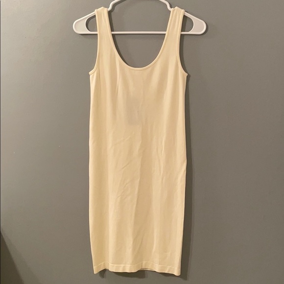 Women’s Ivory One size fits all dress - Picture 2 of 3